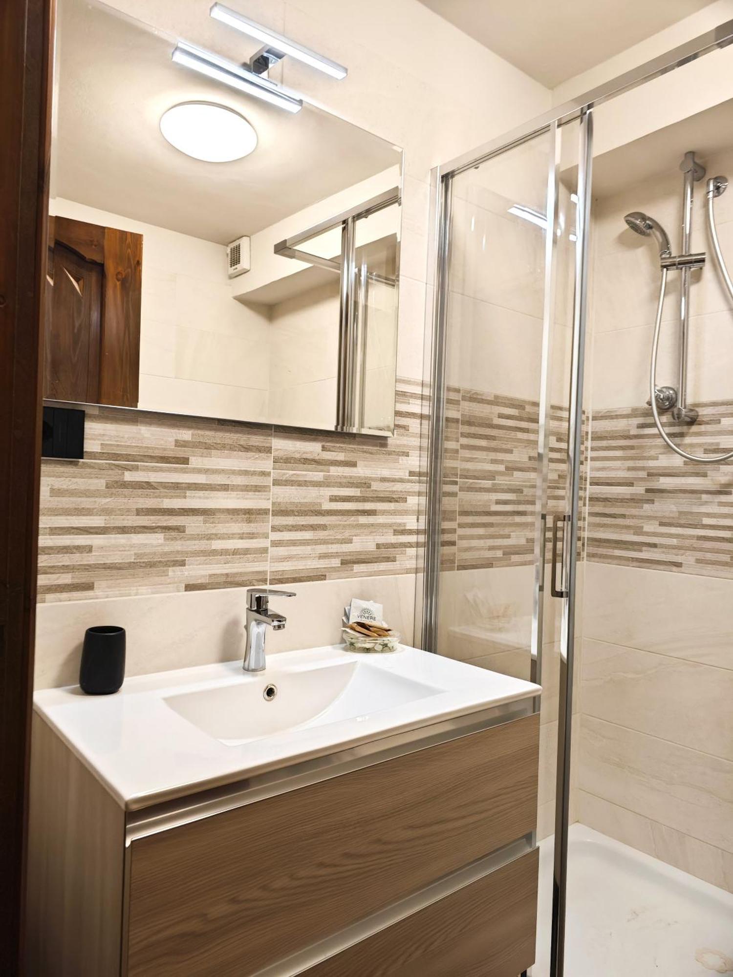 Hostdomus - City Center Apartment Sestriere Exterior photo